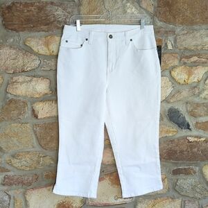 Newport News Jeanology White Jeans